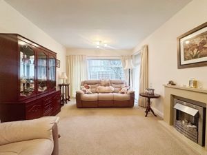 Lounge- click for photo gallery